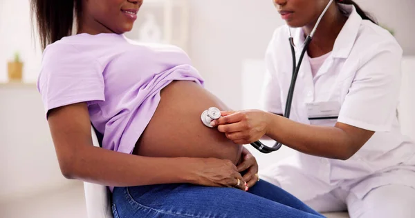 Doğum Merkezi Nde Düzenli Doğum Öncesi Kontroller Hamilelik Doğum — Stok fotoğraf