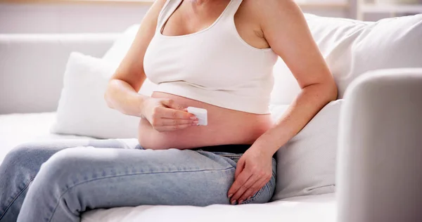 Žena Gestačním Diabetem Doma Těhotná Matka — Stock fotografie