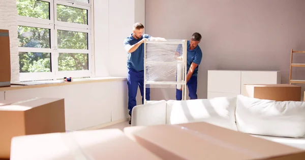 Professionelle Möbel Movers Wrapping Hauspackdienst — Stockfoto