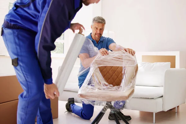 Furniture Movers Packing Wrapping Dalam Bahasa Inggris Pelayanan Profesional — Stok Foto
