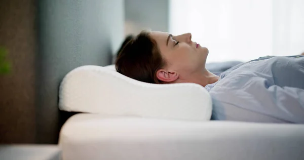 Sağlıklı Uyku Çin Ortopedik Yastık — Stok fotoğraf