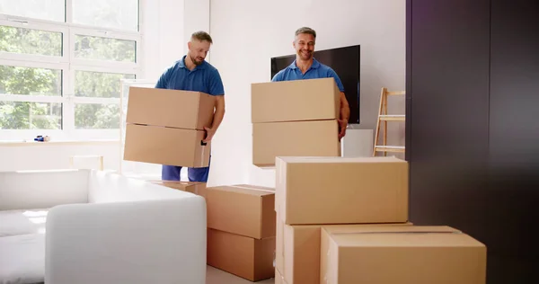 Umzugsunternehmen Die Verpackungsboxen Ausliefern Umzug Und Umsiedlung — Stockfoto