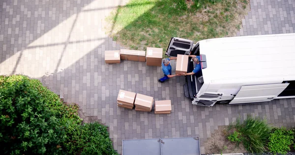 Dodávka Truck Movers Moving Furniture Loading Van — Stock fotografie