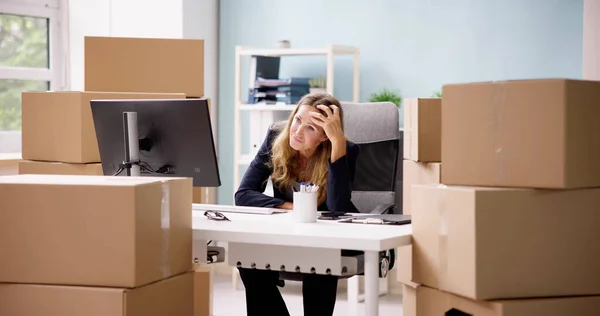 Dostawa Domu Pakowanie Pracy Przedsiębiorca Zestresowany — Zdjęcie stockowe