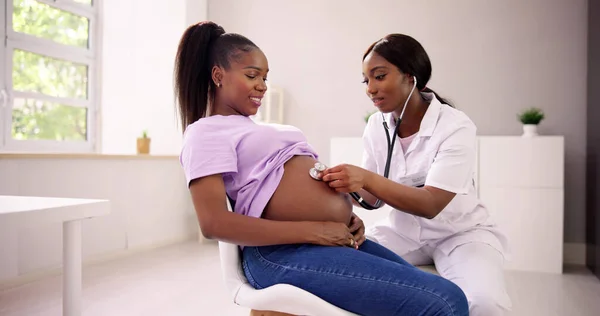 Doğum Merkezi Nde Düzenli Doğum Öncesi Kontroller Hamilelik Doğum — Stok fotoğraf
