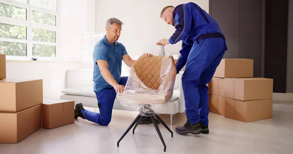 Furniture Movers Packing Wrapping Dalam Bahasa Inggris Pelayanan Profesional — Stok Foto