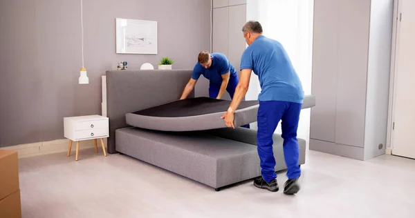 Bed Mattress Delivery Furniture Movers Delivering Bedroom Furniture — Stock Photo, Image