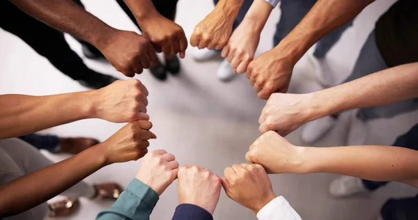 Equipa Mãos Círculo Espírito Igualdade Racial — Fotografia de Stock