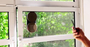 Otomatik Cam Yıkama. Robot Aygıt Makinesi