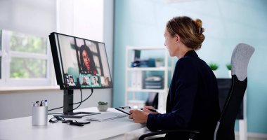 Çevrimiçi Görüntü Konferansı Kullanılarak Sanal İş Görüşmesi Webcast