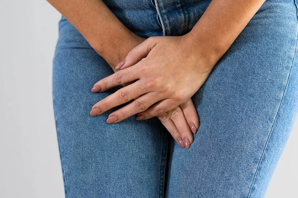 Incontinência Intestinal Dor Mulher Mão Segurando Virilha — Fotografia de Stock