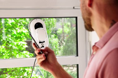 Otomatik Cam Temizleyici Robot. Ev Yıkama Ekipmanı