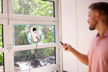 Otomatik Cam Temizleyici Robot. Ev Yıkama Ekipmanı