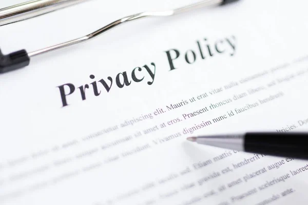 Política Privacidade Aviso Acordo Legal Man Reading Contrato — Fotografia de Stock