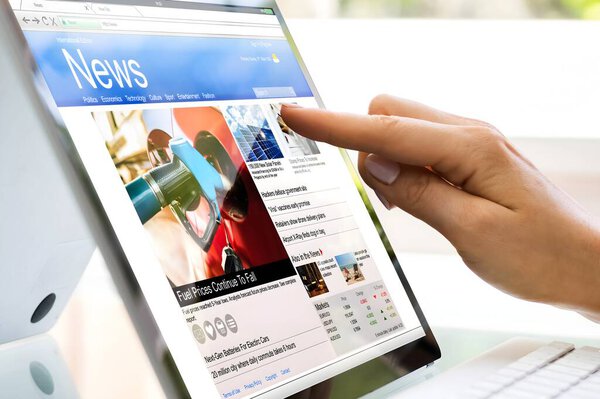 Читать новости сайта или электронной газеты на экране
