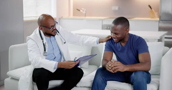 Doctor Talking African Patient Medical Caregiver — Stock Photo, Image
