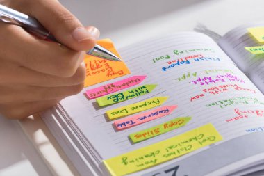 Bir iş kadını işyerinde özel tertipçi gündem yapma Close-Up