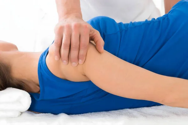 Masseur Doen Massage Volwassen Vrouw Spa — Stockfoto