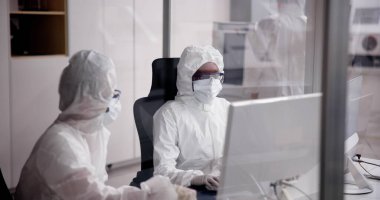 Fabrikada Yazılım Teknolojisi Kullanan Mühendis