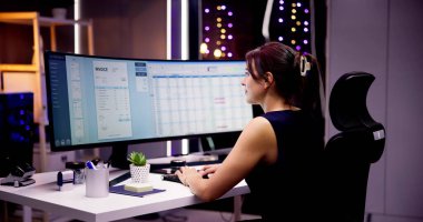 Ofisteki Hesap Yöneticisi Kodlama Tıbbi Hesap Tablosu