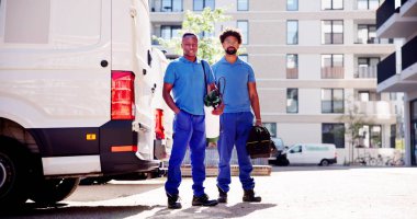 Afro-Amerikan Böcek Kontrol Servisi İşçileri
