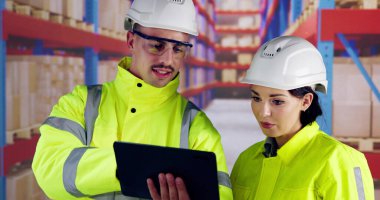 Dijital Depo ve Lojistik Mağazası. Çalışan Personel