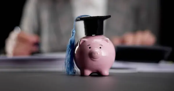 Student Banking: Saving on Loans with Account Savings