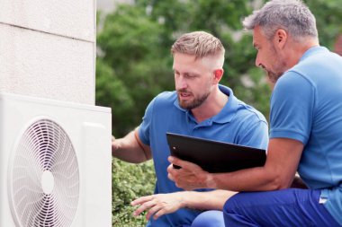 Ticari HVAC Teknisyeni AC Klima Yükleme