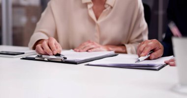 Hukuk Komisyoncusu Sözleşme Belgeleri: Derinlemesine Değerlendirme