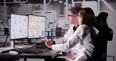 Deneyimli Teknisyen El Sanatları Ofisi Endüstri Kalitesi Tasarımı