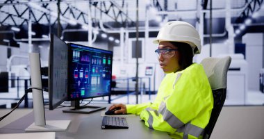 Afrikalı Kadın Bilgisayar Tasarımcısı: Bir Kadın Güçlendirici Teknoloji