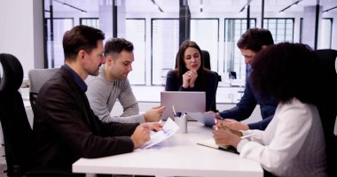 Afrika Grubu İş Toplantısı Konferans Odasında