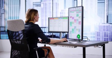 Ofis Bilgisayarındaki Scrum Ajandası Dijital Takvim Zamanlaması