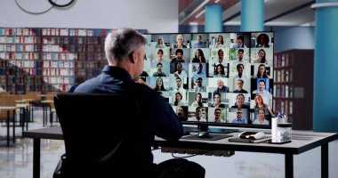 Çevrimiçi Video Konferansı İş Buluşma Çağrısı veya Giysi