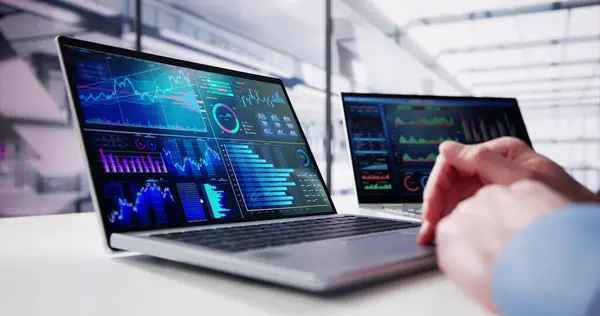 Kpi Business Data Dashboard Analytics Auf Laptop Computer — Stockfoto