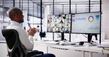 Çevrimiçi Sanal Öğrenme Konferansı Bilgisayarda Toplantısı