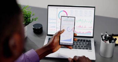 Veri Analizi Kullanan Afrikalı Amerikalı Veri Analisti KPI Kontrol Paneli