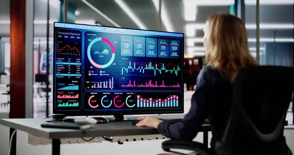 Financial Business Analytics Data Dashboard Analyst Woman — Stock Photo, Image