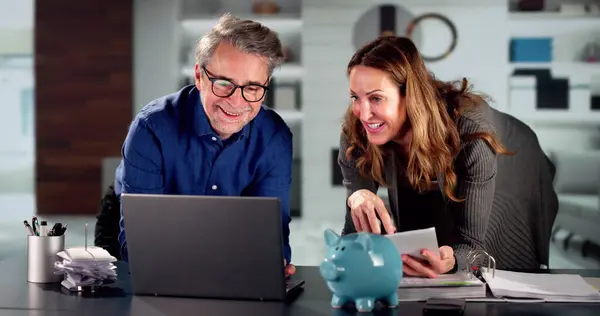 Couple Doing Taxes Family Budget Computer Royalty Free Stock Images