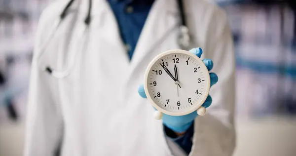 Doctor Time Alarm Plazo Para Examen Médico Hospital Fotos De Stock
