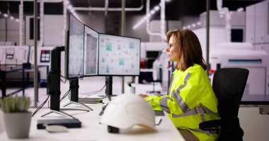 Bilgisayarda Endüstriyel Veri Otomasyon Sistemi. Mühendis Operatörü