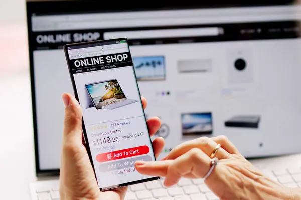 Online Commerce Website Shop Einkaufen Auf Dem Laptop Stockbild