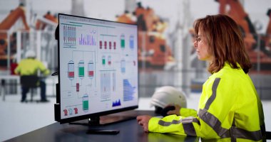 Otomotiv Otomotiv Fabrikasındaki Adamlar Scada Sistemi Kullanıyor