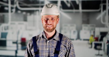 Endüstriyel İş ve Fabrika Teknisyeni Güvenlik Üniforması