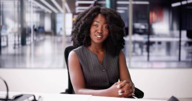 Güvenilir Kadın Video Konferansı Sohbet Portresi Video Konferansı