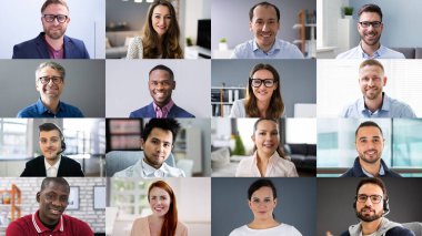 Sanal ofis konferansındaki siyahi insanlar.