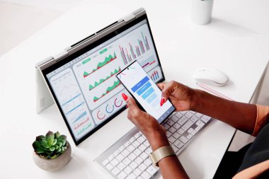 İş Dizüstü bilgisayarında KPI Veri Analizi