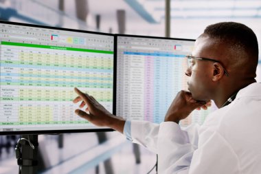 Üzgün Adam Doktor Bilgisayarda Stres ve Acı