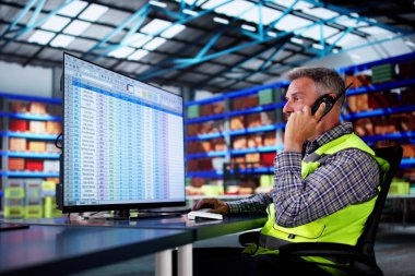 Bilgisayarda Depo Envanter Yönetimi. Ofisteki Personel