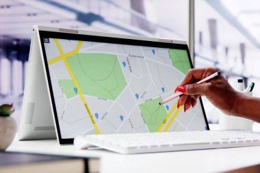 Dizüstü bilgisayarda GPS Konum Haritası Araması